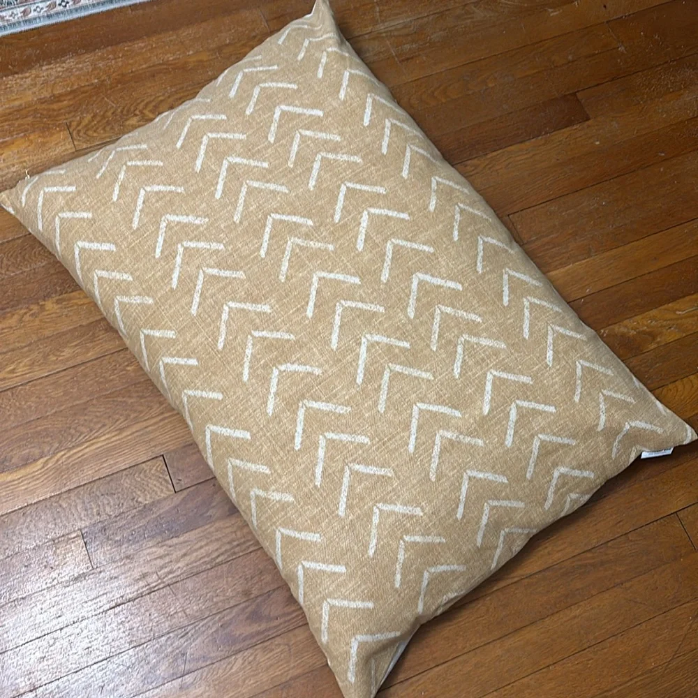 NWT The Foggy Dog Ochre Mud Cloth Bed